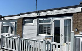 288, Two Bed Chalet On Belle Aire Holiday Park - With Private Veranda, Sleeps 5, Pet Friendly, Free Wi-Fi, Bed Linen And Towels Included And Onsite Entertainment Available